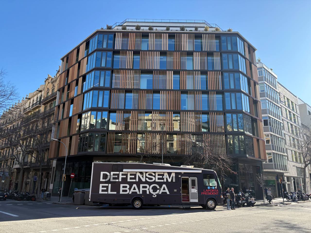 Autobús de campanya "Defensem el Barça"